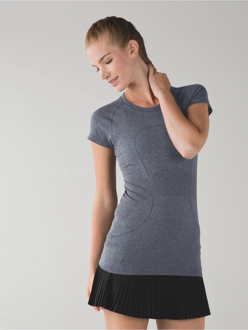 Lululemon Swiftly Tech Short-Sleeve
Shirt 2.0 Hip Length size 12